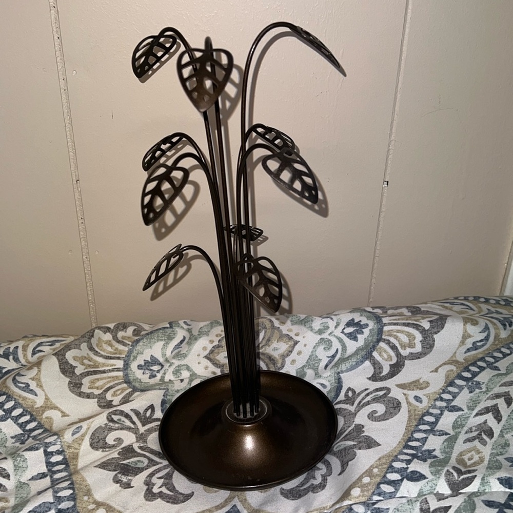 Umbra | Metal Leaf Jewellery Holder